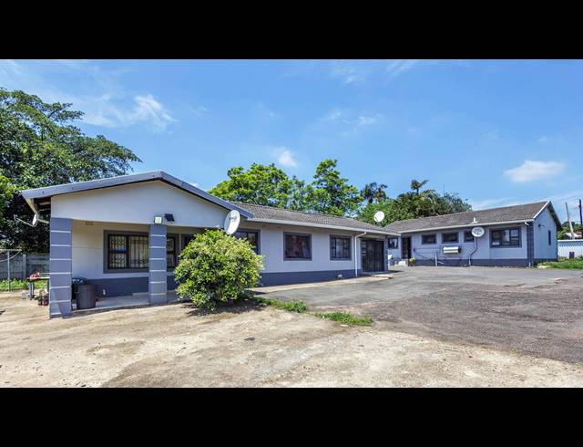 5 BEDROOM FREESTANDING FOR SALE IN WYEBANK